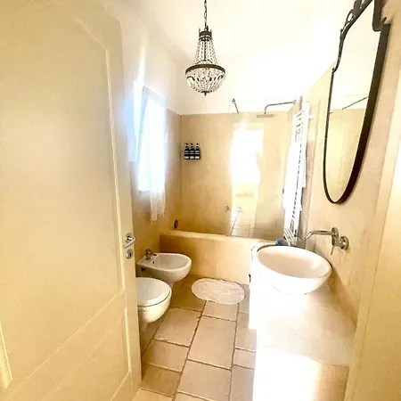לינה וארוחת בוקר Mareulivi 4*