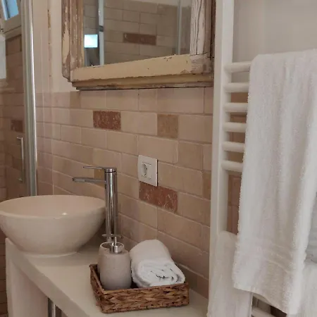 فندق مبيت وإفطار Mareulivi 4*