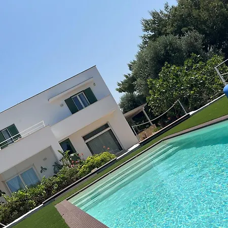 Mareulivi فندق مبيت وإفطار 4*